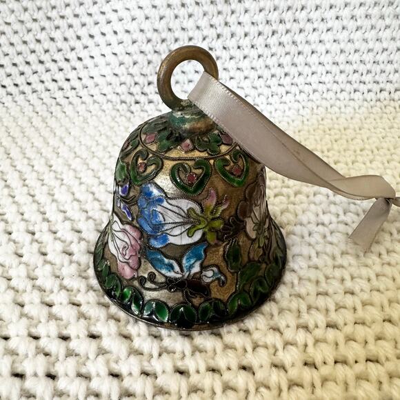 Vintage Pewter Finish Cloisonne Unmarked Floral Design Bell Grey Ribbon String - Picture 1 of 4